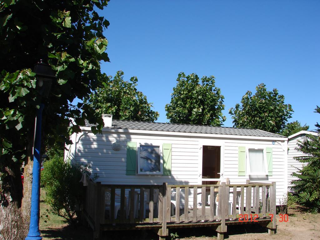 Camping Barataud Saint-Denis-dʼOléron Buitenkant foto