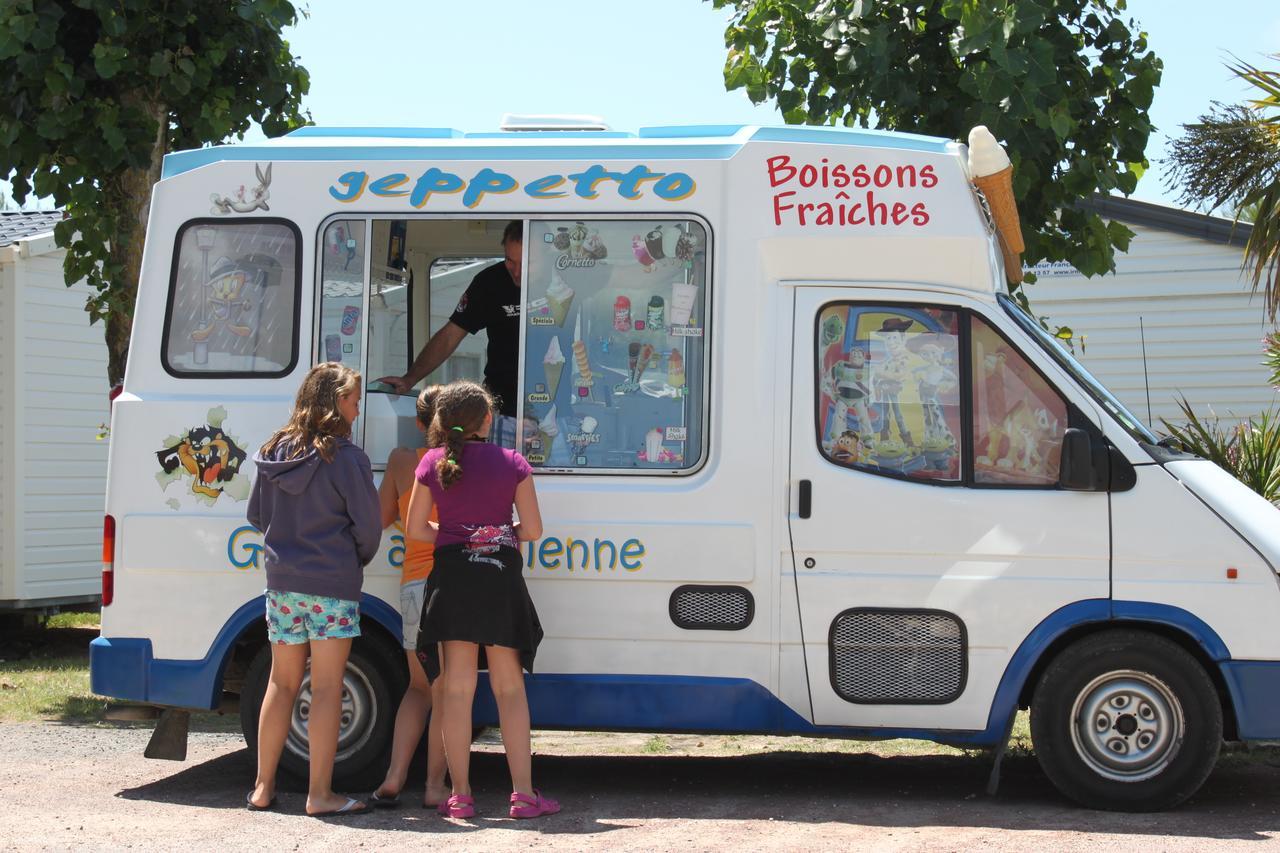 Camping Barataud Saint-Denis-dʼOléron Buitenkant foto